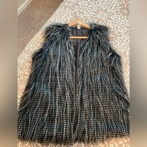 Belle Bird black/white Faux Fur Vest